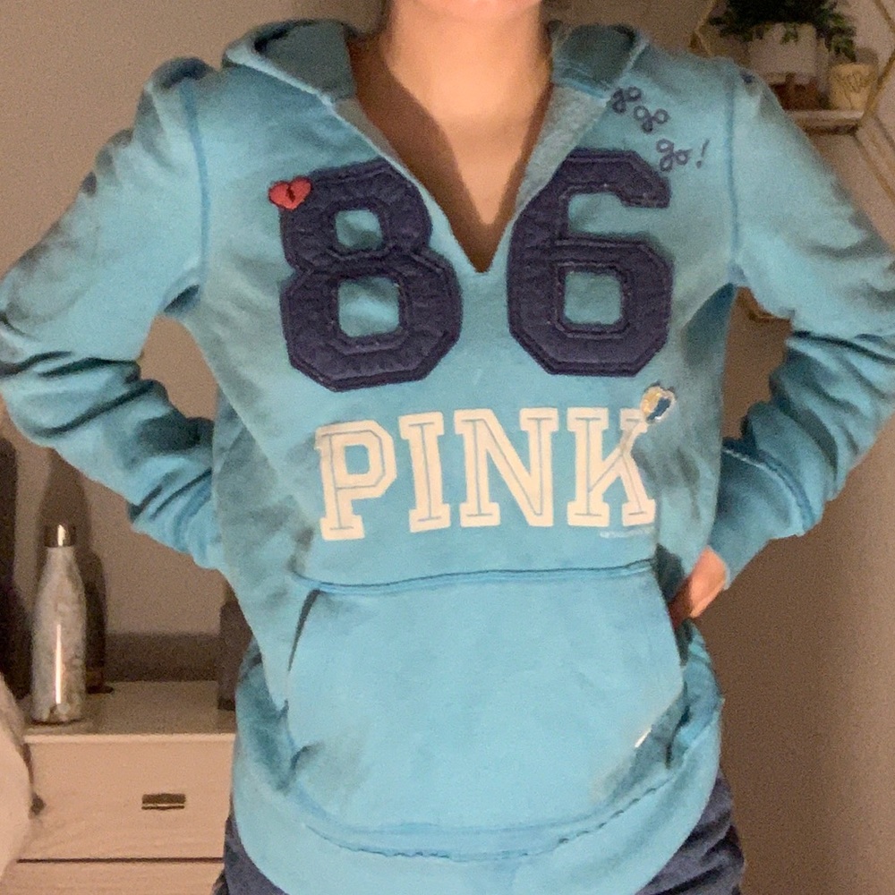 US M pink by vs blue throw over hoodie